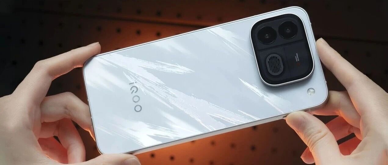 精准撞价3149元！iQOO Neo12发布，直接死磕荣耀WIN RT2